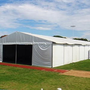 Manutenção de tenda de lona